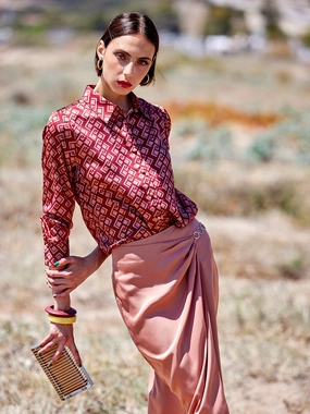 Non Chafe Seams Madame Women Printed Rosewood Shirt