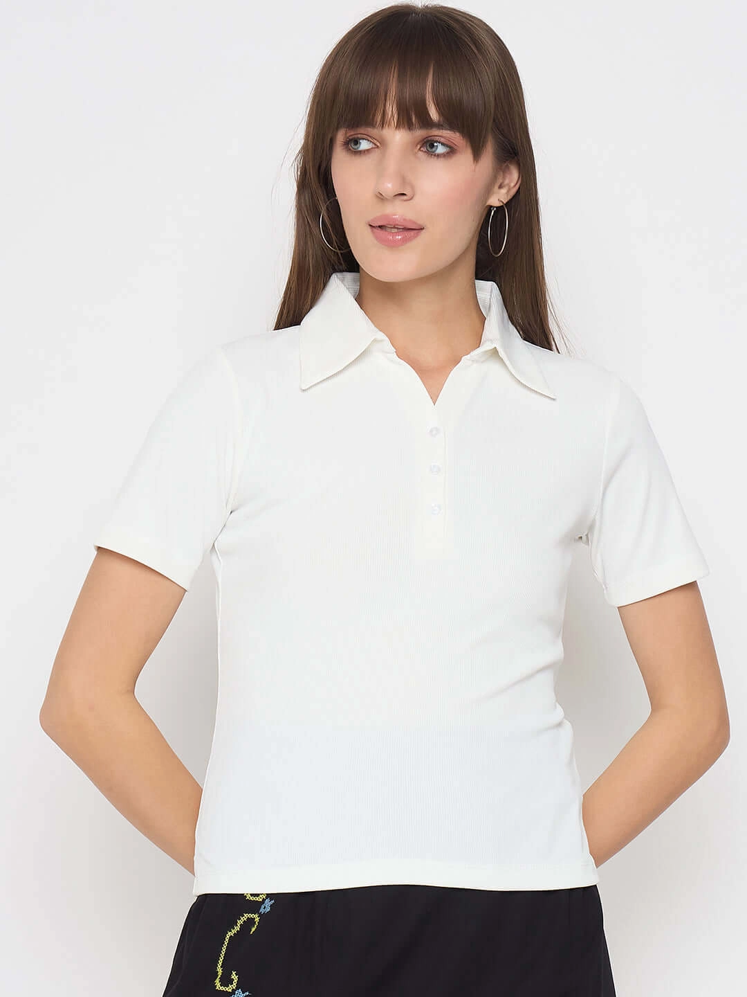 Madame Pique Solid White Polo T-shirt Trendy Design Light and Breezy