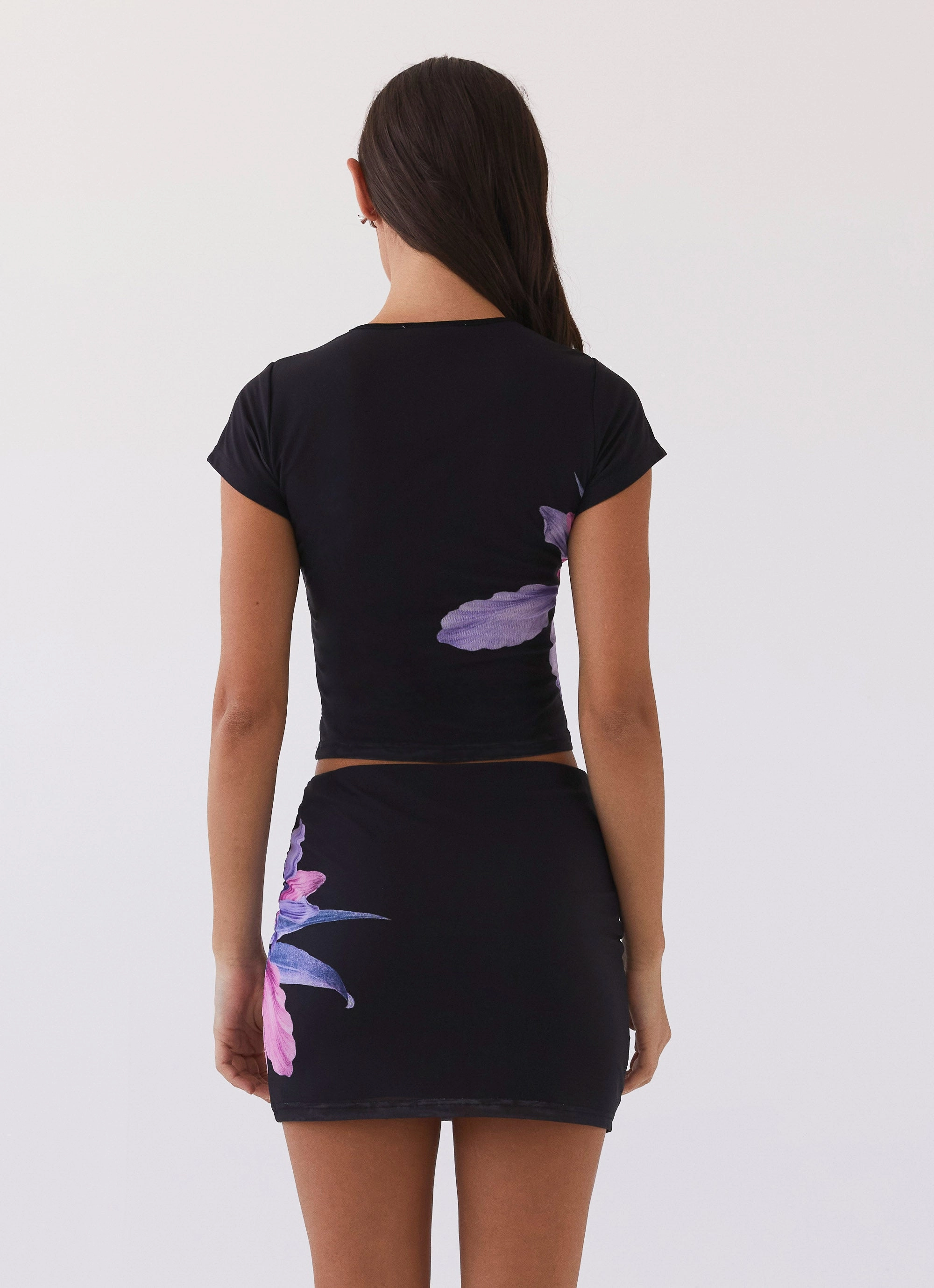 Sunset Bliss Mesh Mini Skirt - Cosmo Floral Smart Texture Light Motion