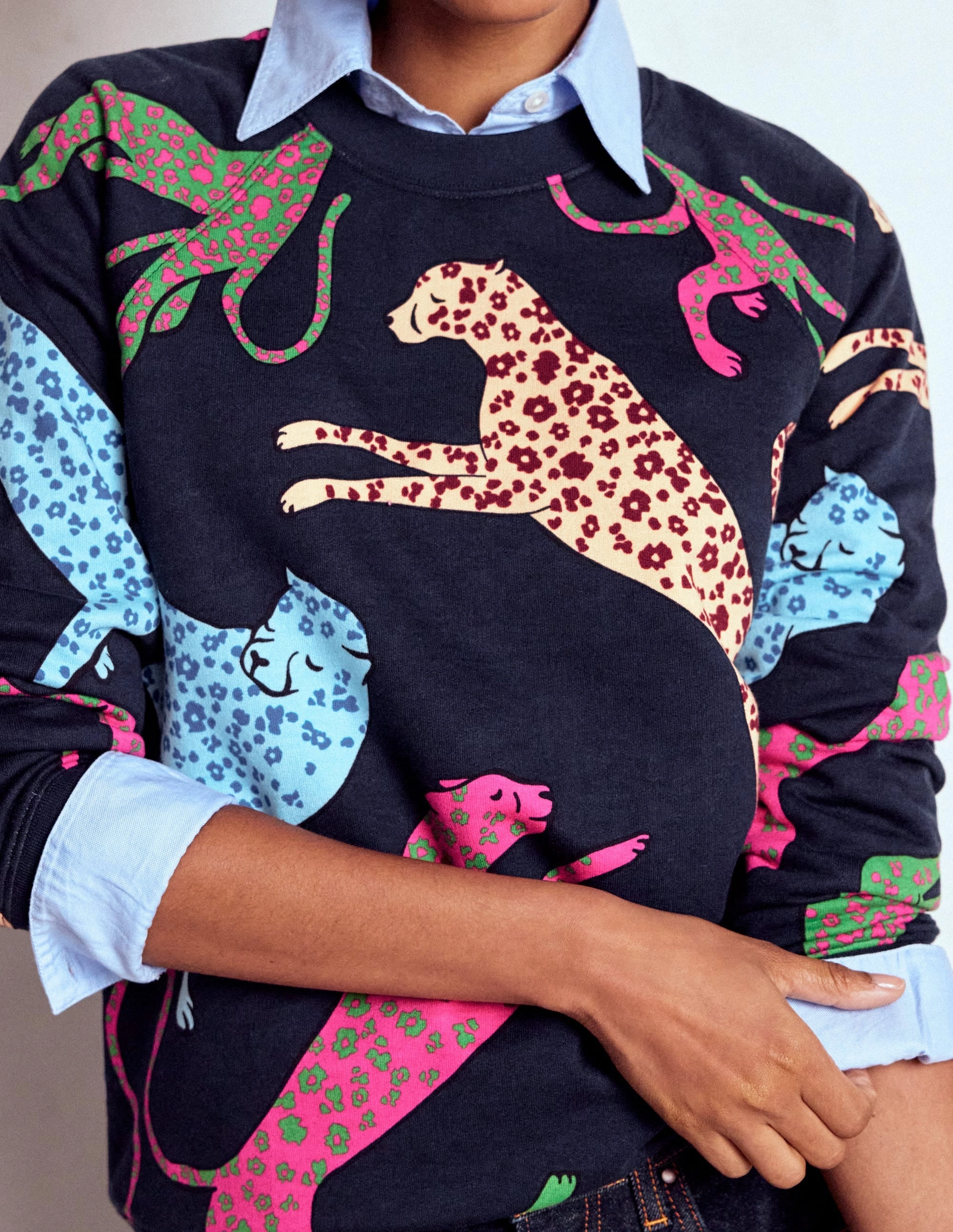 Cozy Sweatshirt TonalStitching Rosa Printed Sweatshirt-Navy, Leaping Leopard