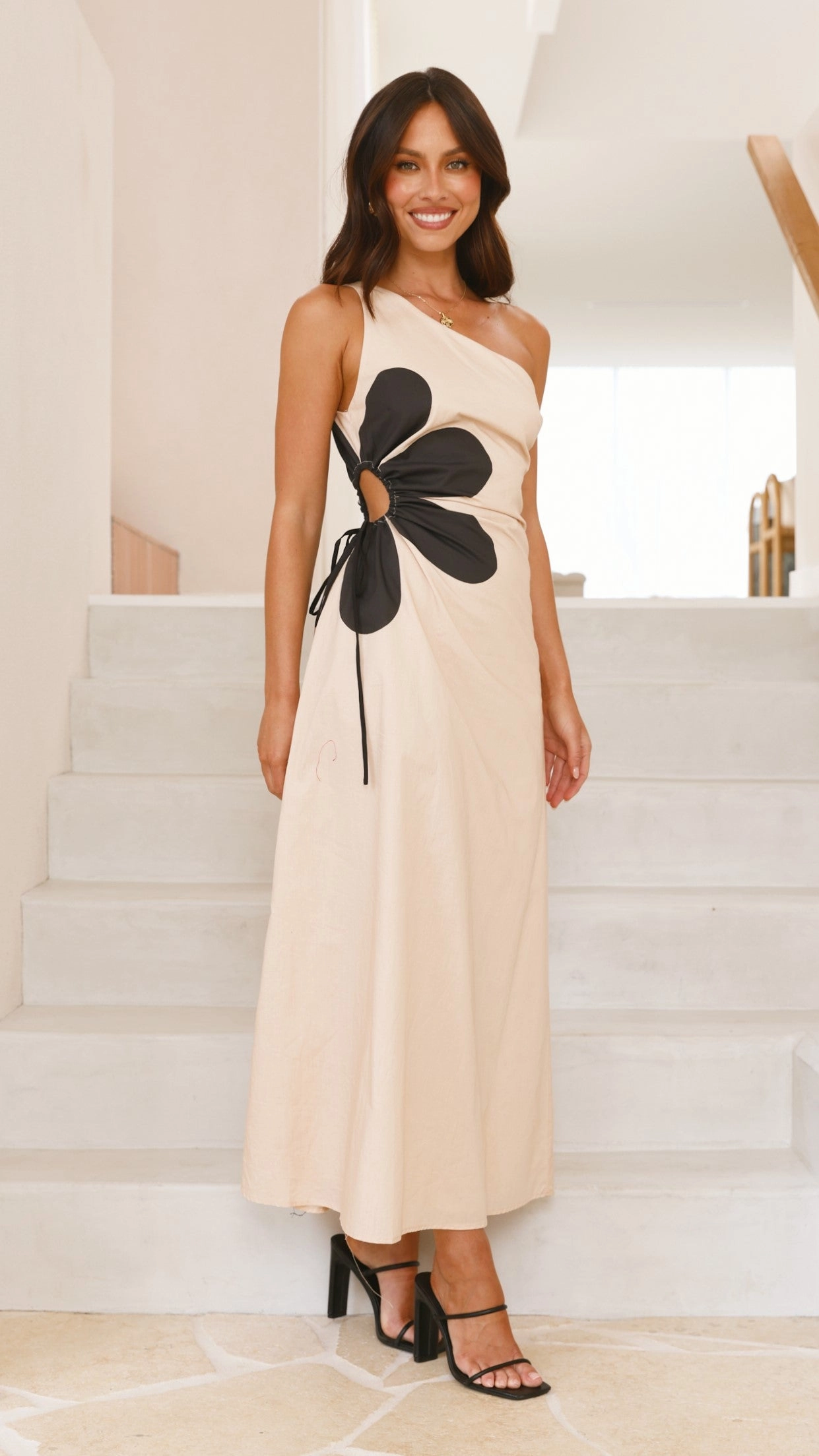 Nancia Maxi Dress - Beige / Black Feminine Cut