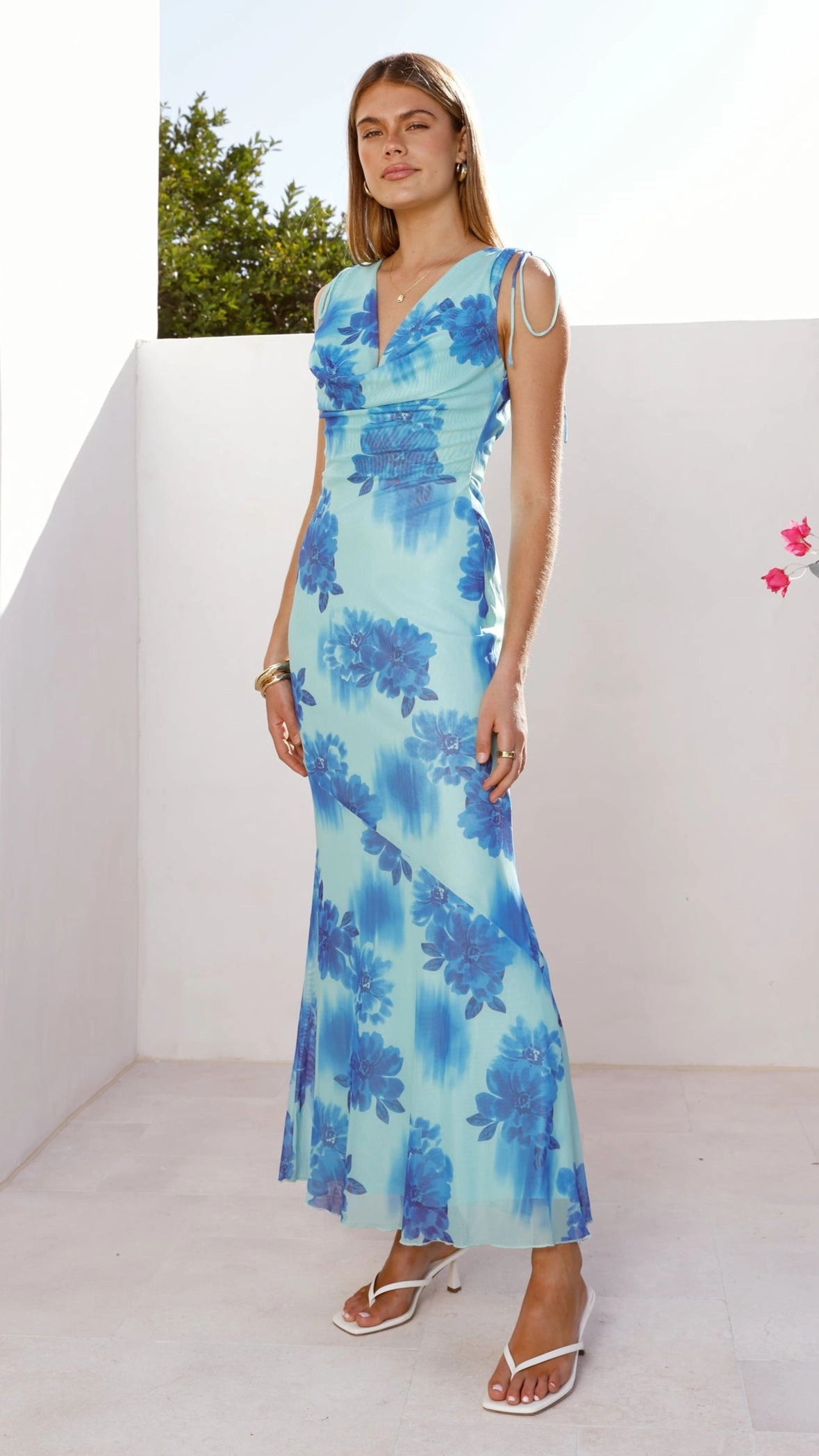 Detachable-Detail Trendy pick Nikova Maxi Dress - Blue Floral