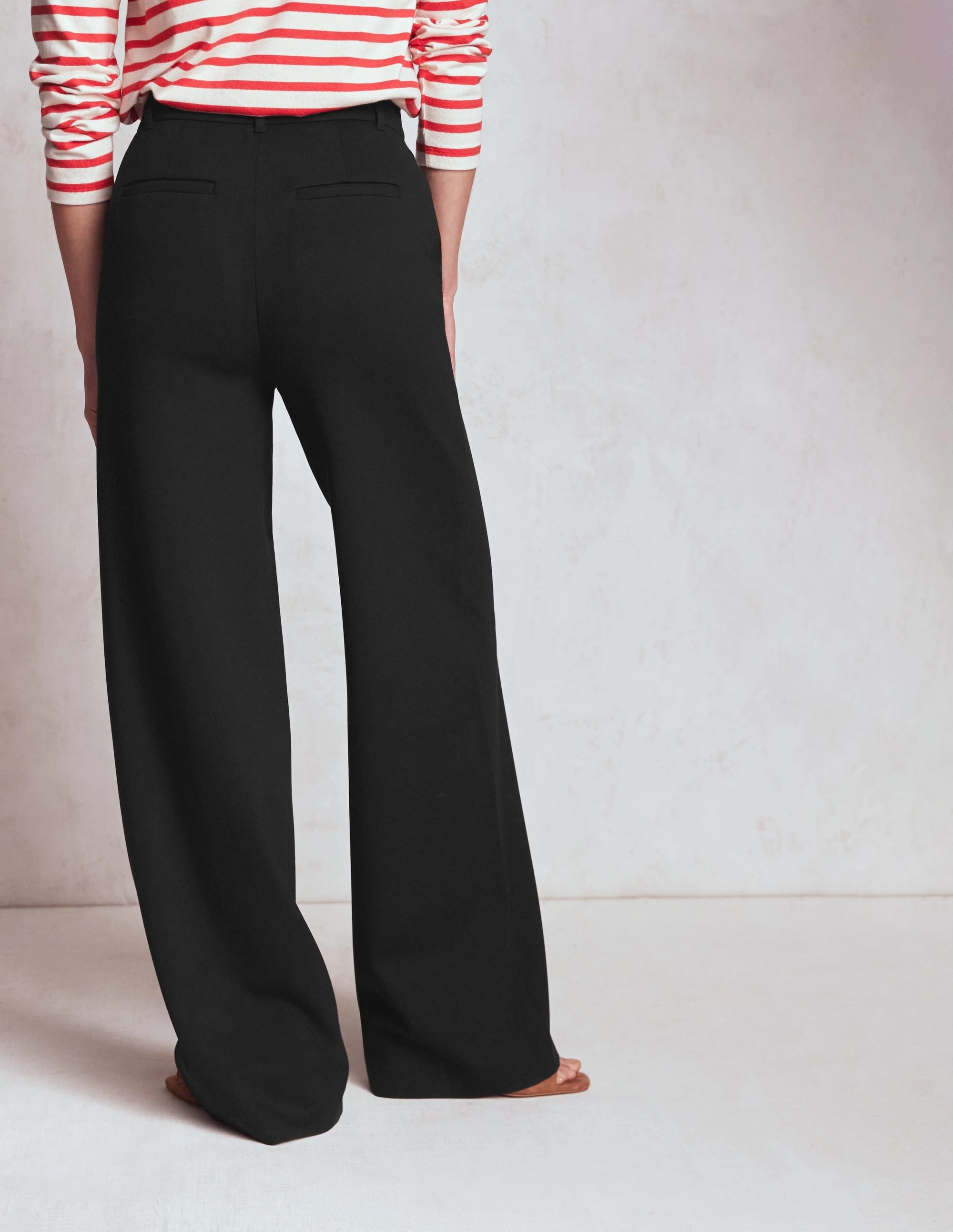SeamlessConstruction Belgravia Ponte Trousers-Black