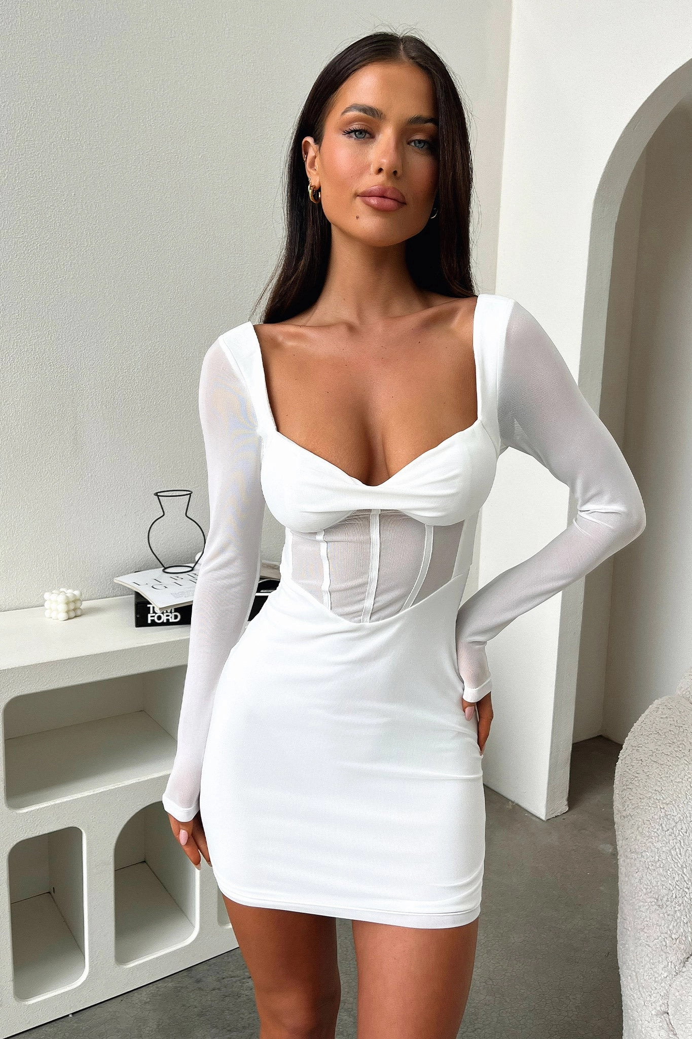 Priscilla Dress - White Classy Look Fitted Mood