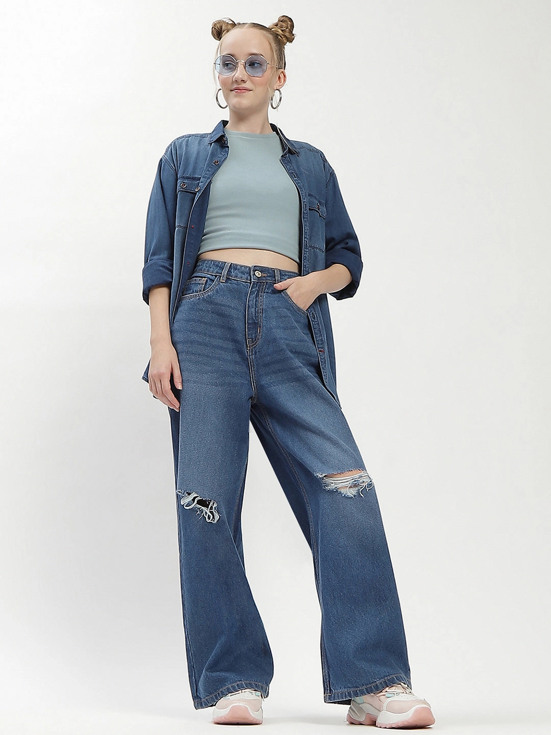 Madame Shanaya Kapoor Ripped Blue Denim Jeans Multipurpose Utility Pockets Sustainable Weekend Getaway