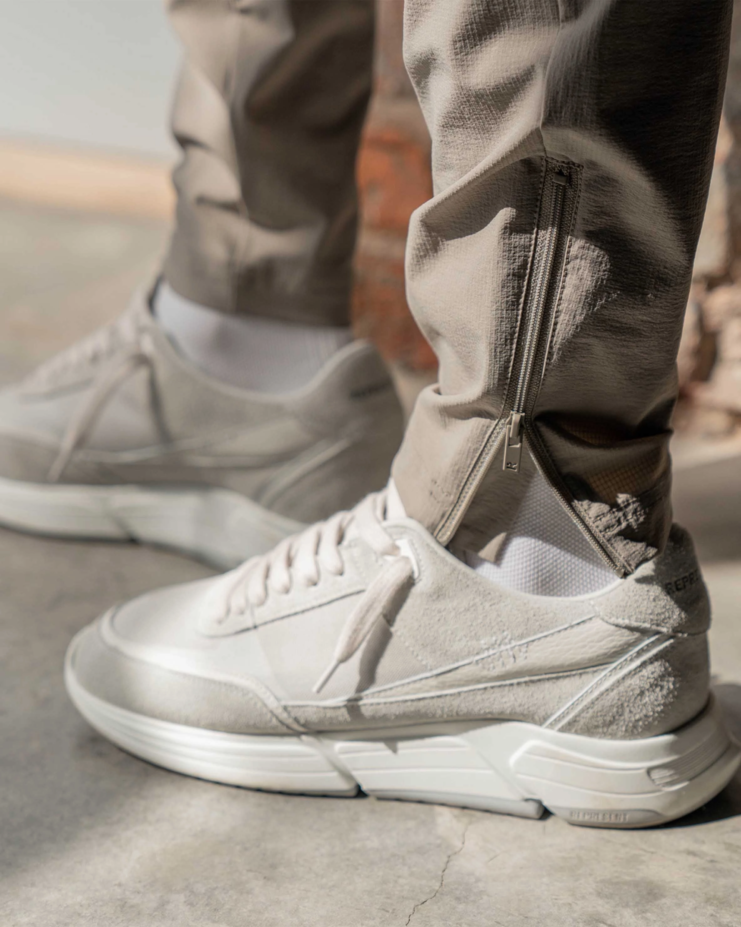 247 Zip Pant - Taupe Travel Essential
