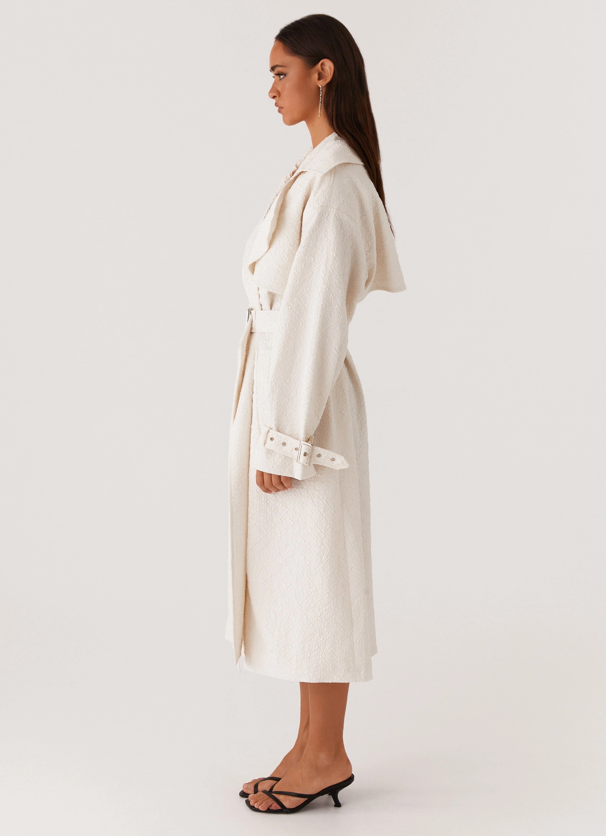 Compression Layer Phoenix Oversized Trench Coat - Ivory
