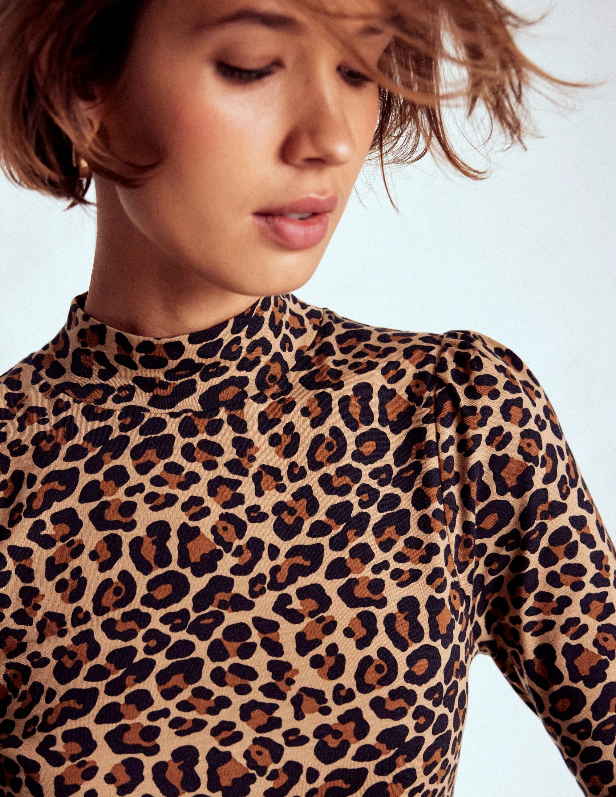 Quick Dry Tech Flexible Knit Puff Shoulder Jersey Top-Multi, Cheetah Pop