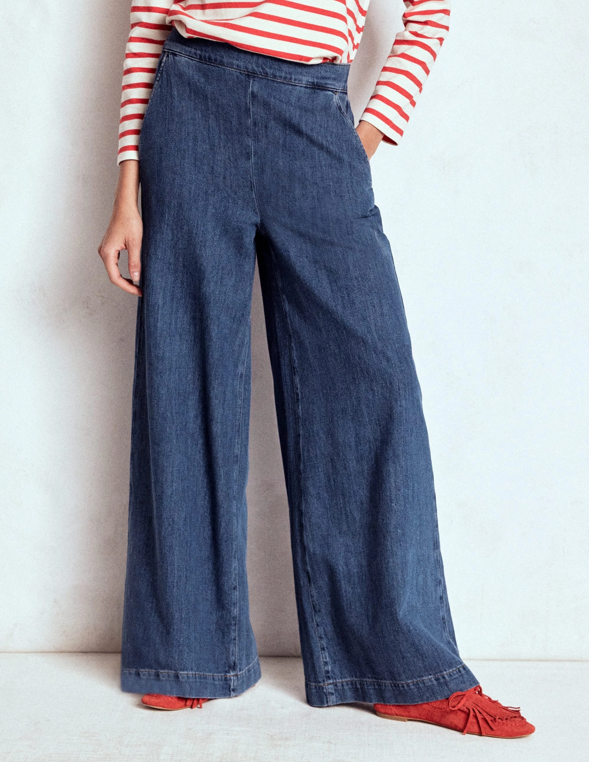 Pull-on Denim Trousers-MID WASH Simple Cut Supportive Fit
