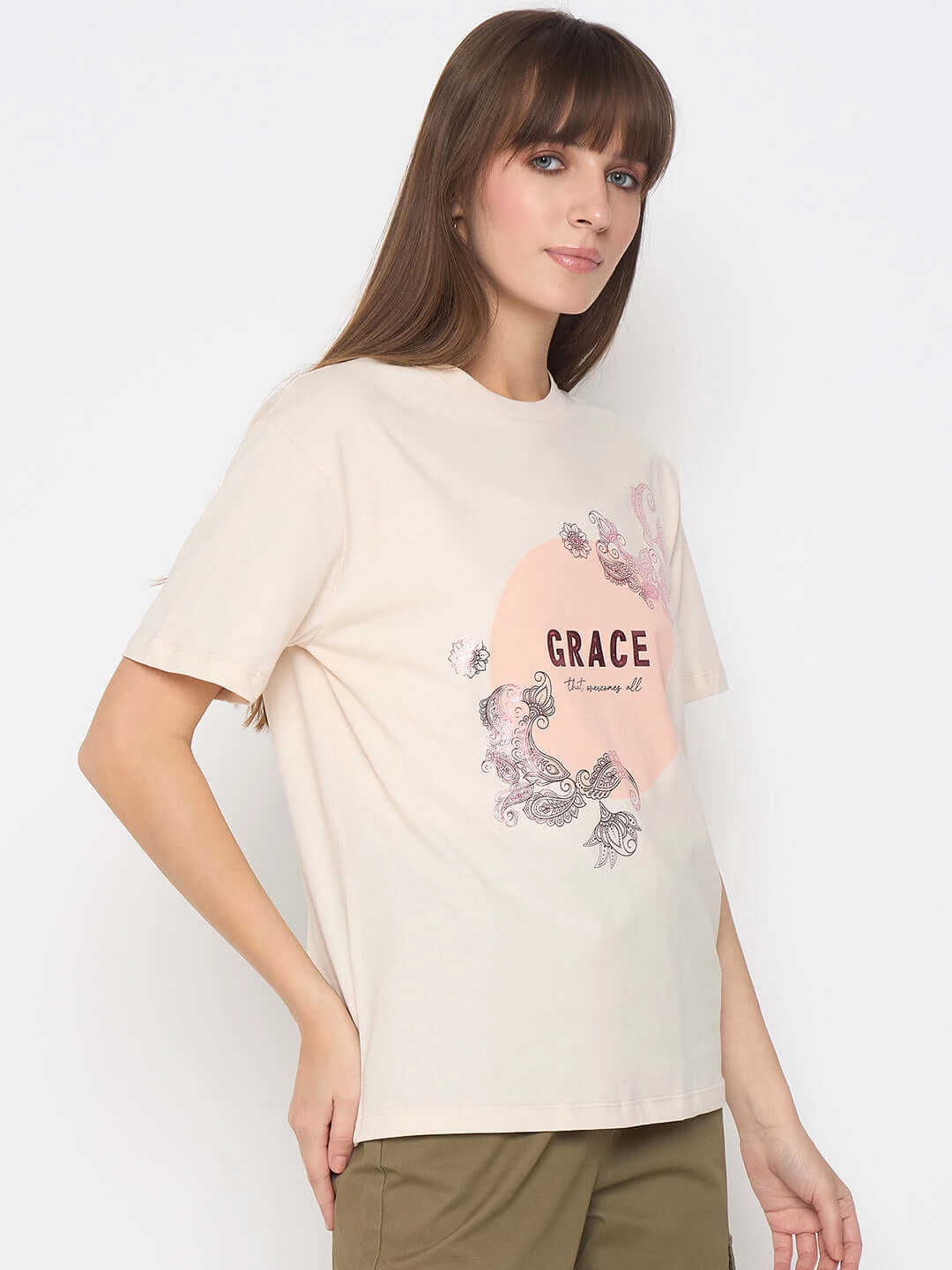 Madame Sinker Graphic Print Foil Detailed Beige Tshirt Outdoor Outfit Style Chic And Comfortable