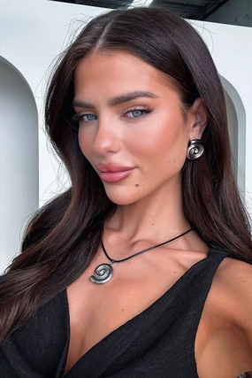 Cove Necklace - Silver Rash Free Surface Texture