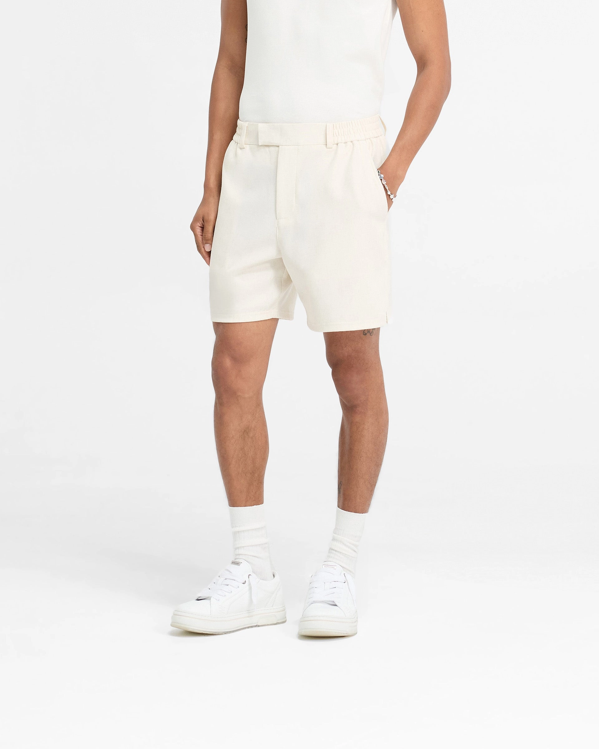 Easy Stretch Fit Balanced Fit Logo Yacht Short - Antique White