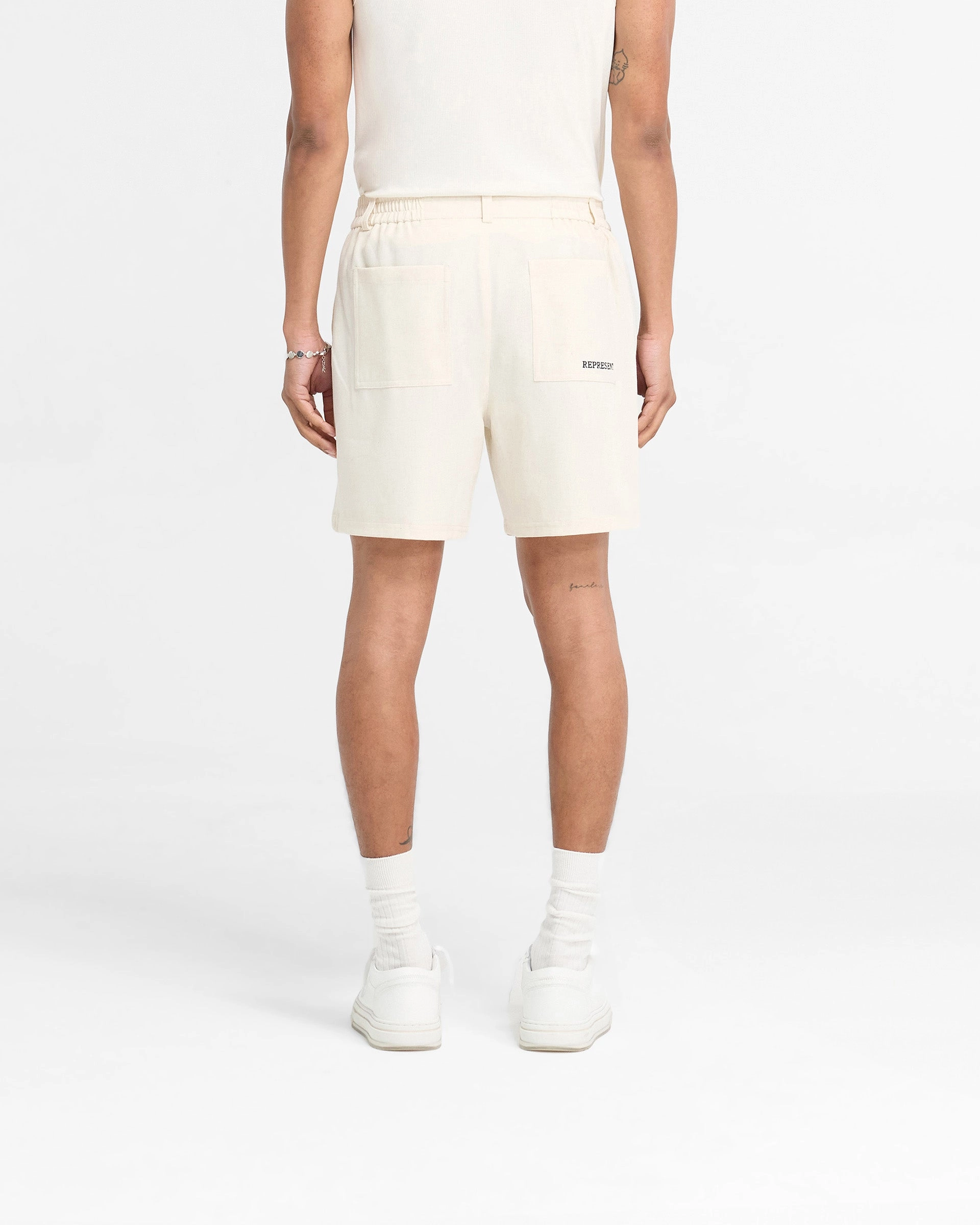 Logo Yacht Short - Antique White Breathable Stretch