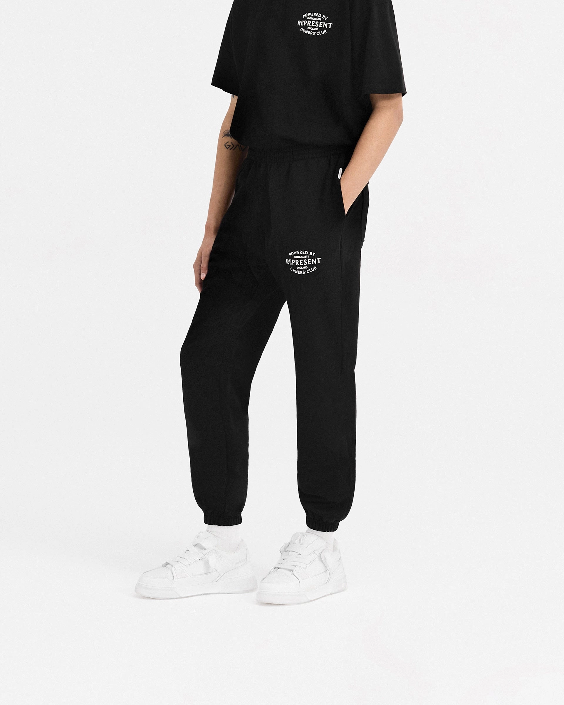 Easy Stretch Fit No Irritation Seams Represent Owners Club Stamp Sweatpant - Jet Black