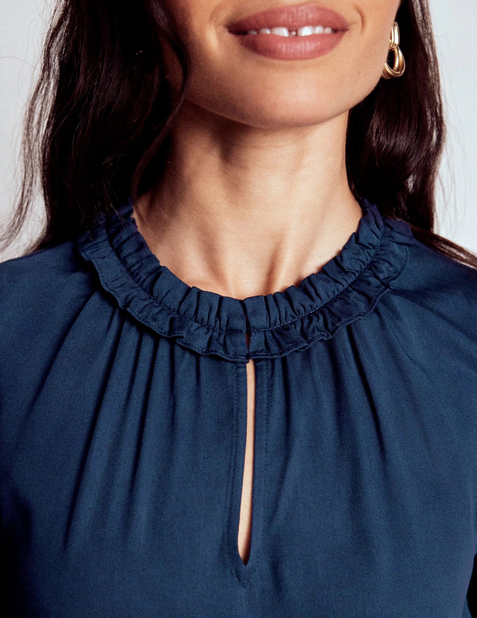 Ria Short Sleeve Top-Navy Thermal Insulation Layer StretchMaterial