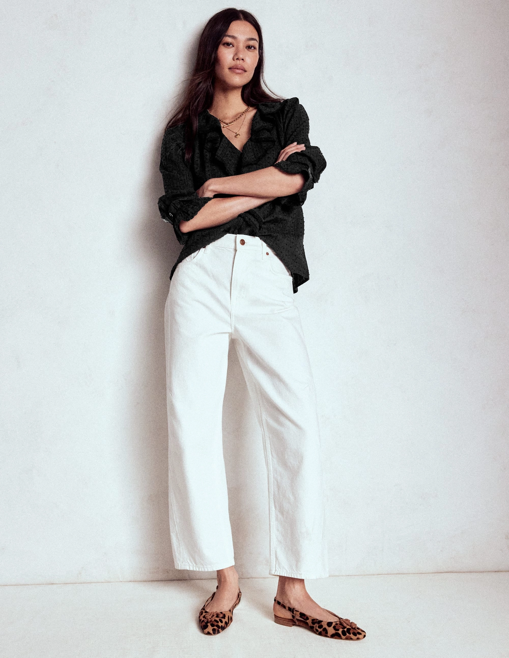 StaticResistant Material Ruffle V-Neck Blouse-Black