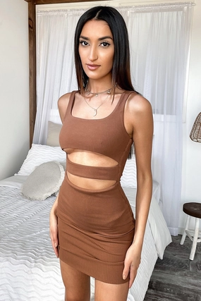 Sandy Dress - Brown Red Carpet