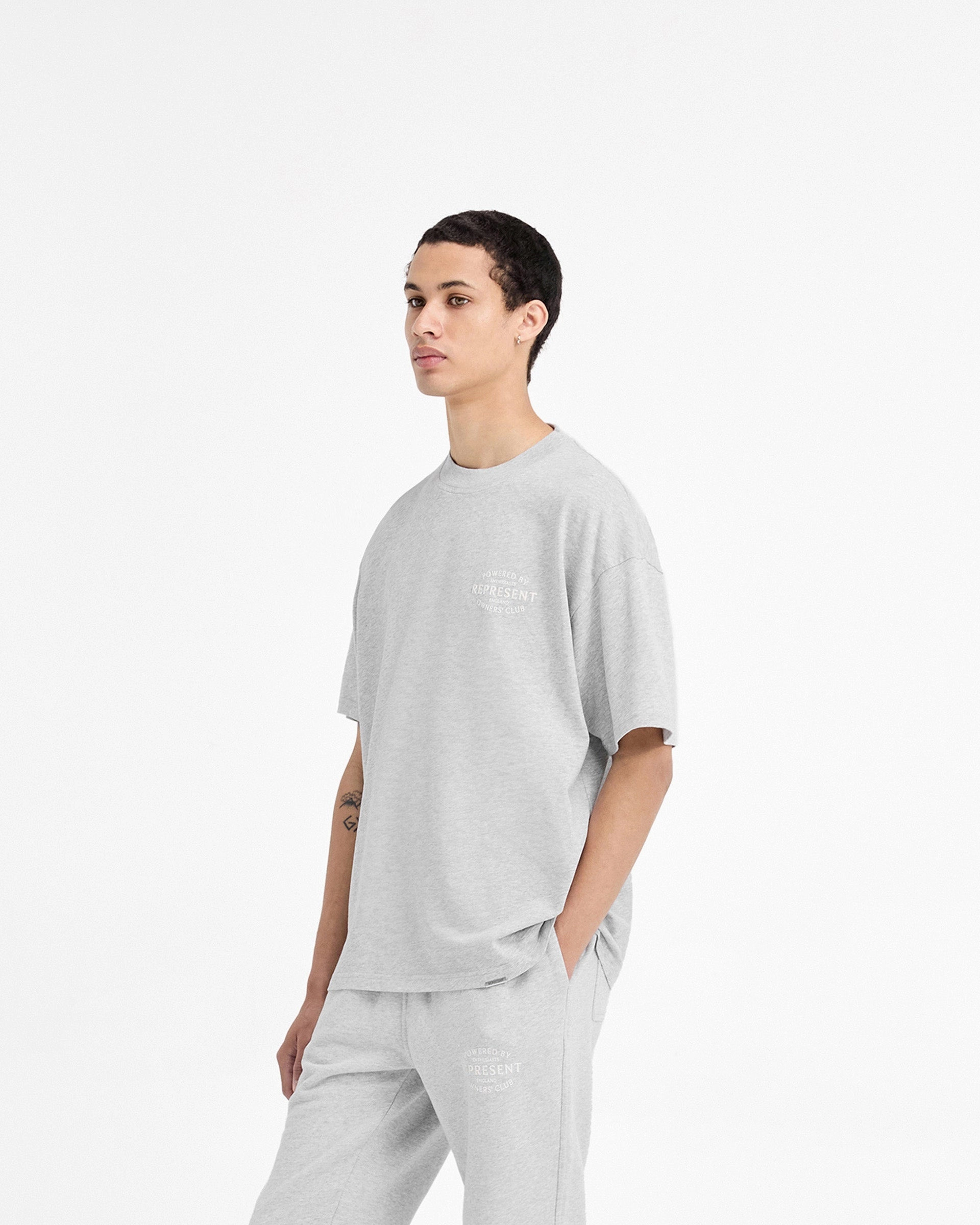 Represent Owners Club Stamp T-Shirt - Ash Grey No-Fuss Design