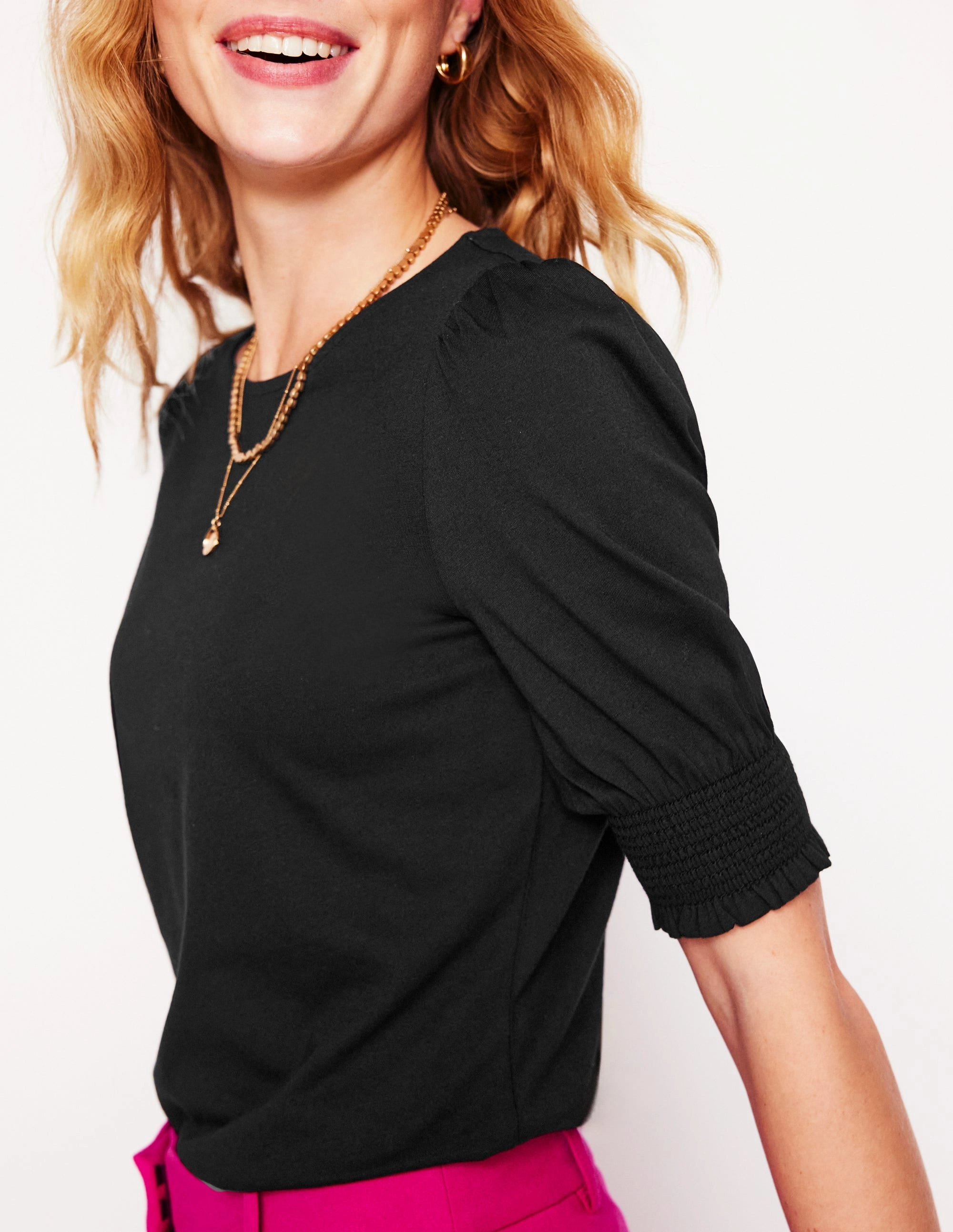 FadeResistant Finish Short Sleeve Smocked Cuff Top-Black