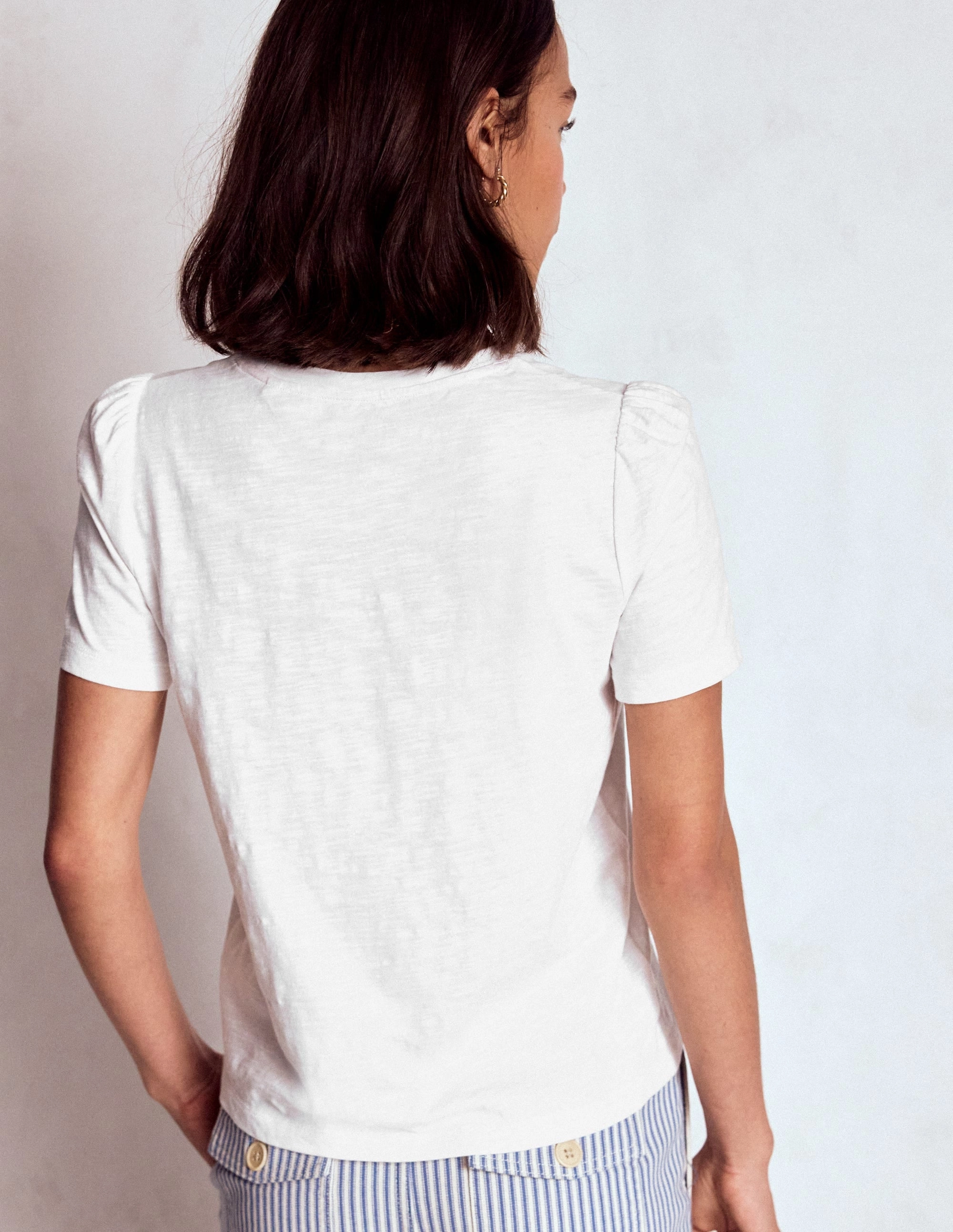 Cotton Puff Sleeve T-Shirt-White High Collar Design