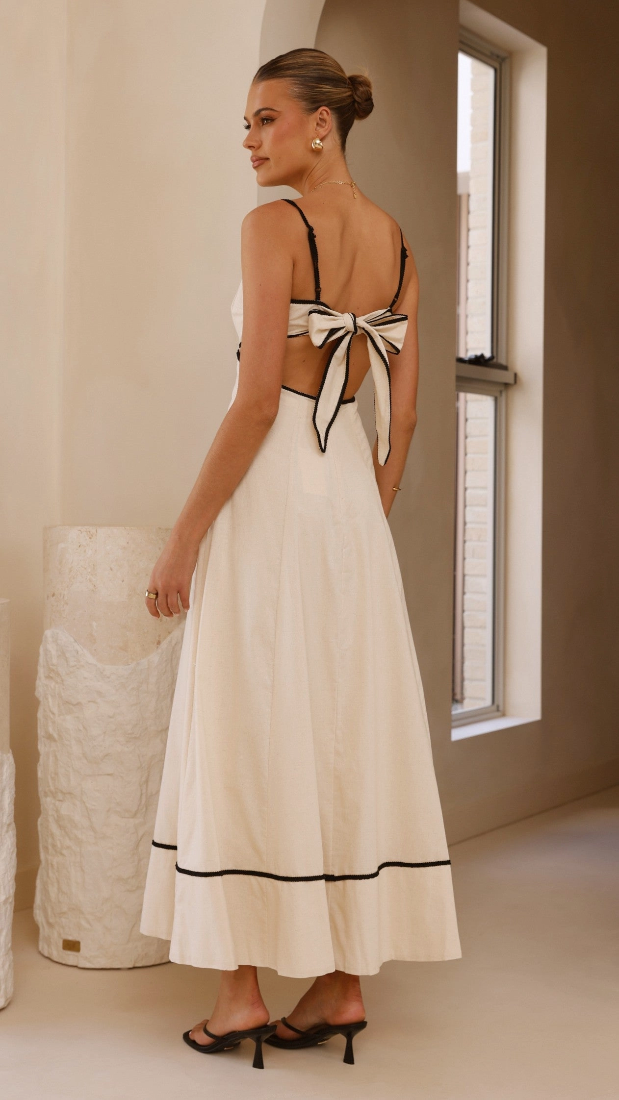 Fitted Neat Luxurious Feel Nereda Maxi Dress - Cream