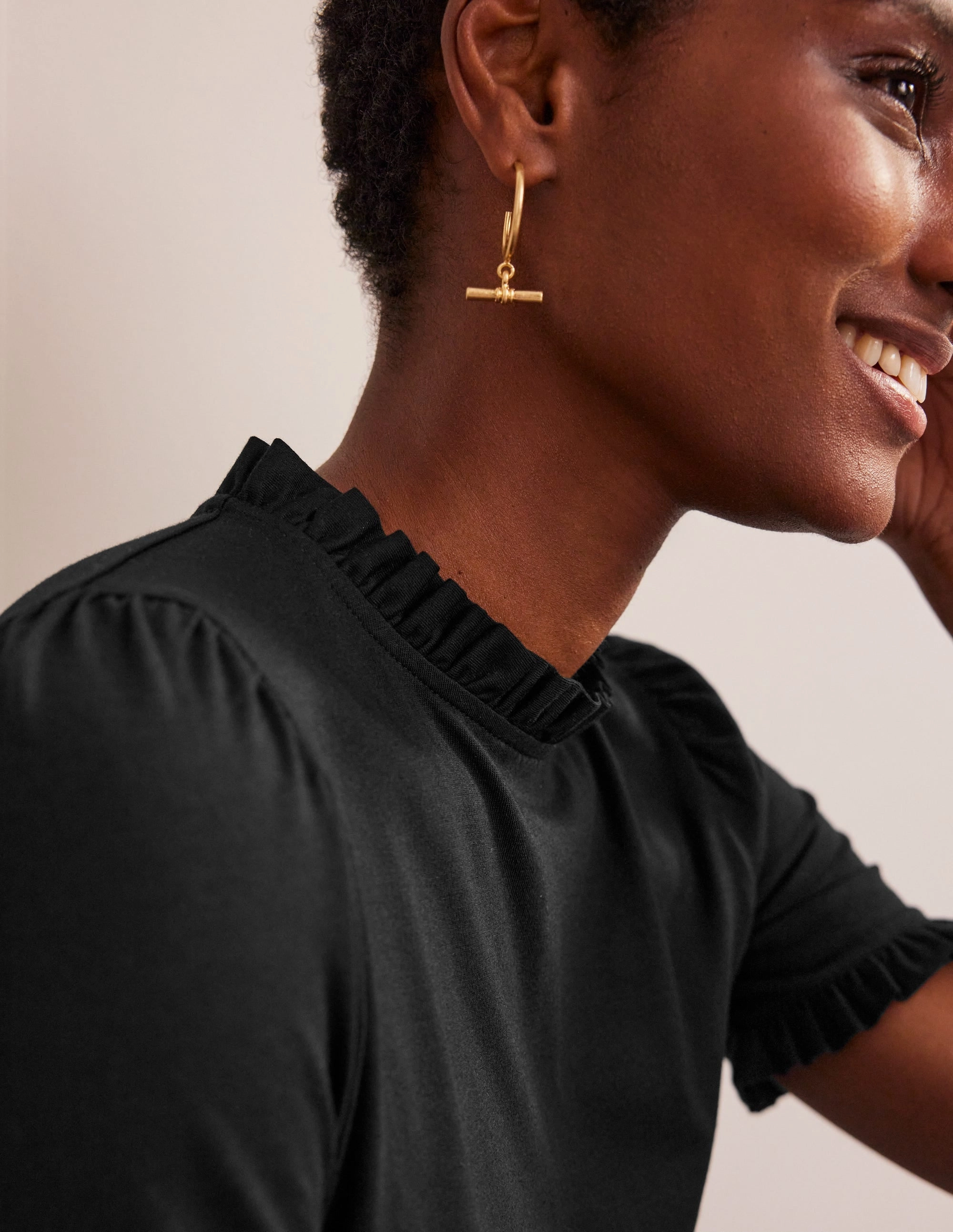 Supersoft Frill Detail T-shirt-Black SmoothZipper Vintage Pullover