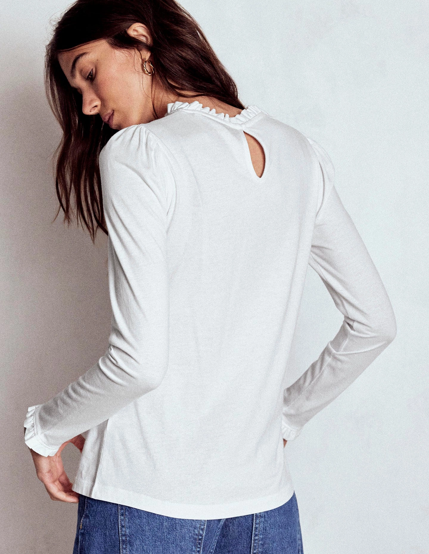ContrastTipping Breathable mesh panel Supersoft Frill Detail Top-White