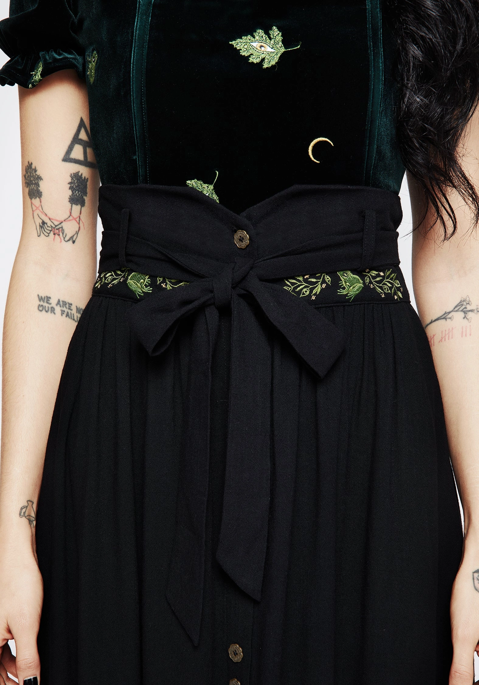 Matte Finish Swamplife Frog Embroidered Linen Blend High Waist Midaxi Skirt