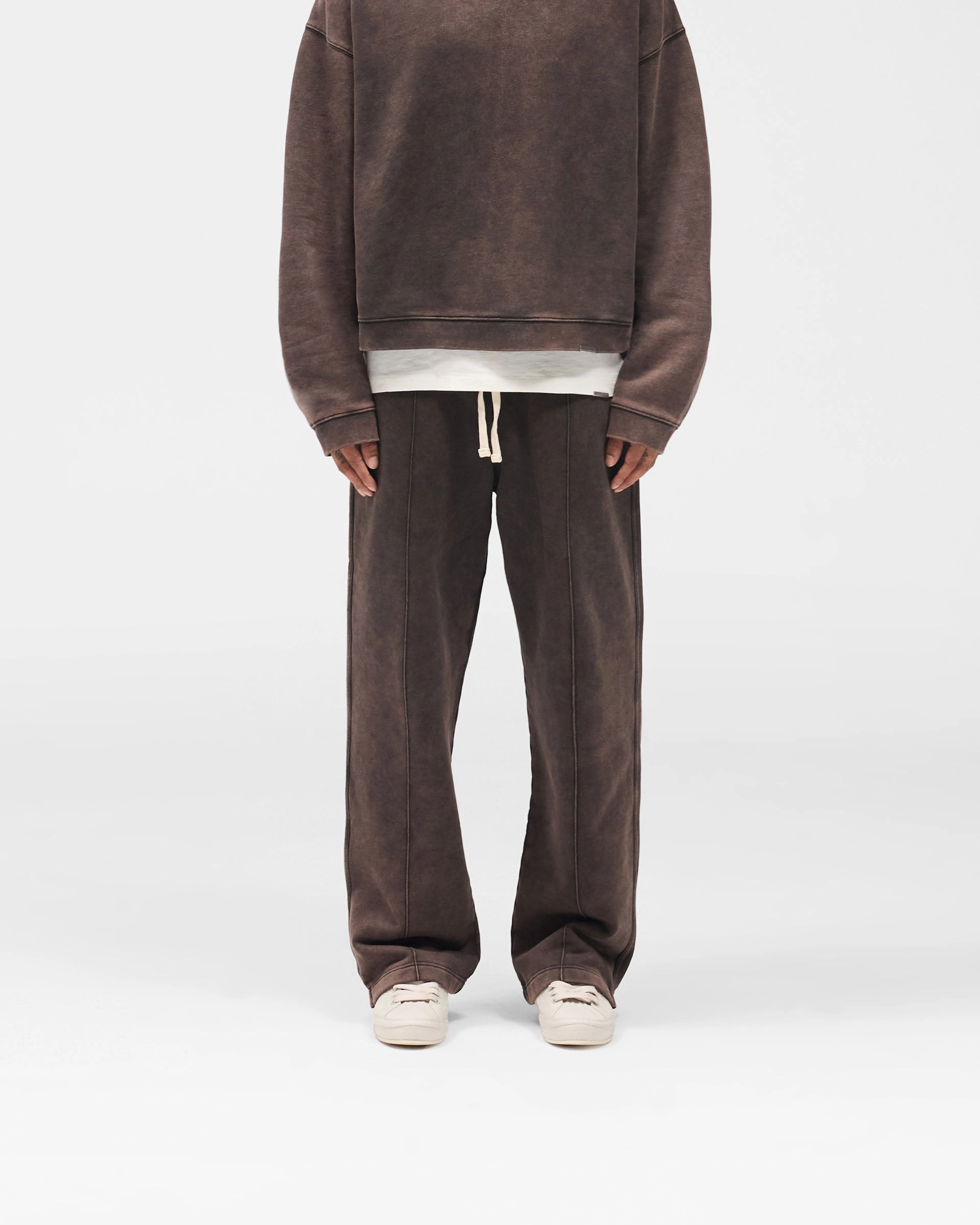 Light Waist Initial Sweatpants - Coffee