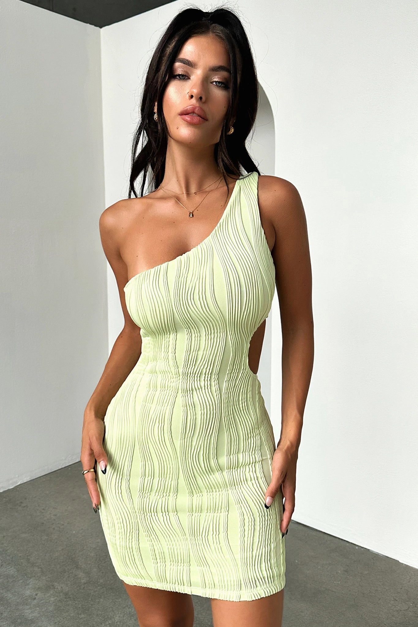 Playful and flirty dress Trami One Shoulder Mini Dress - Green