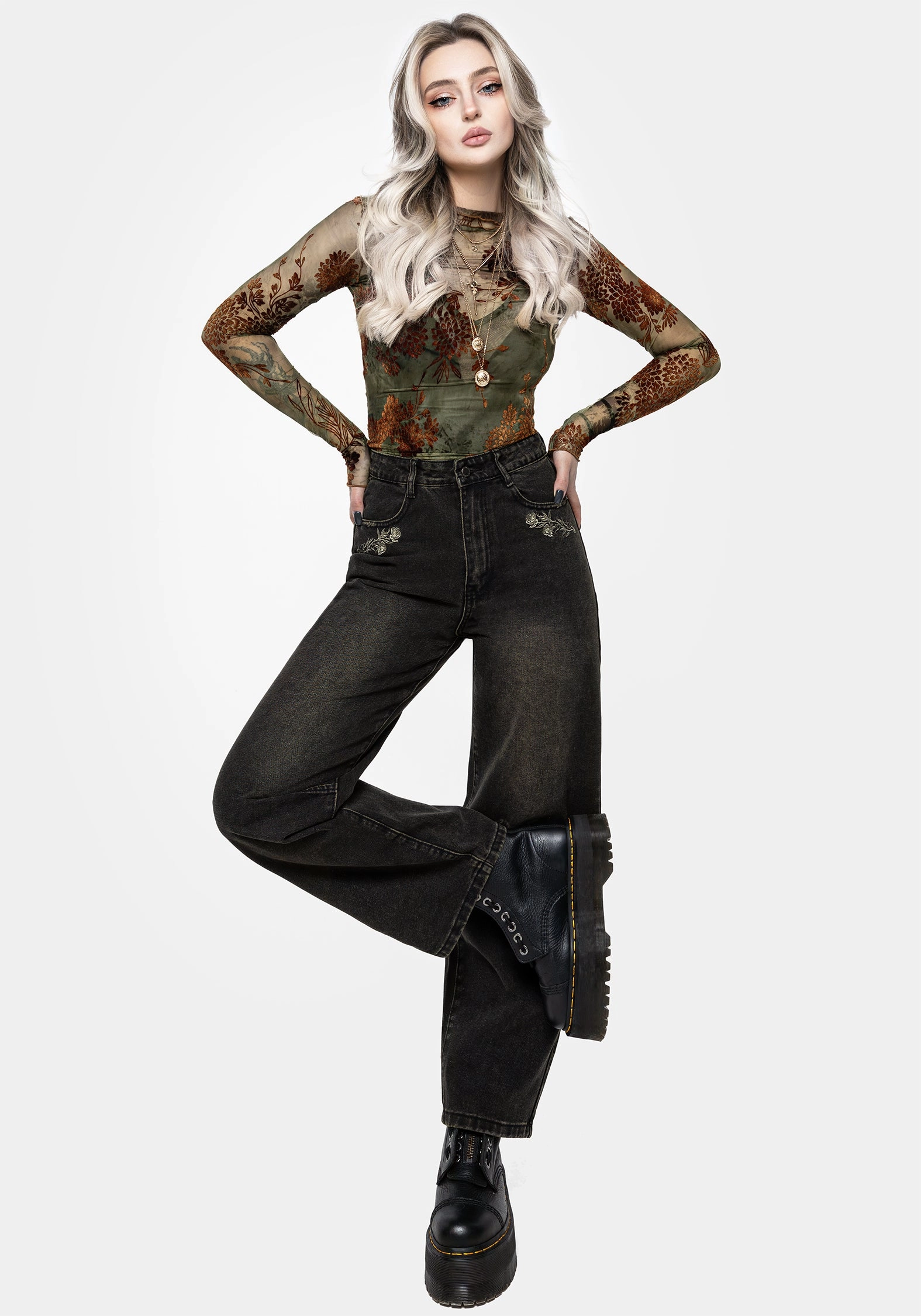 Trail Comfort Veltha Floral Embroidered Denim Barrel Leg Jeans
