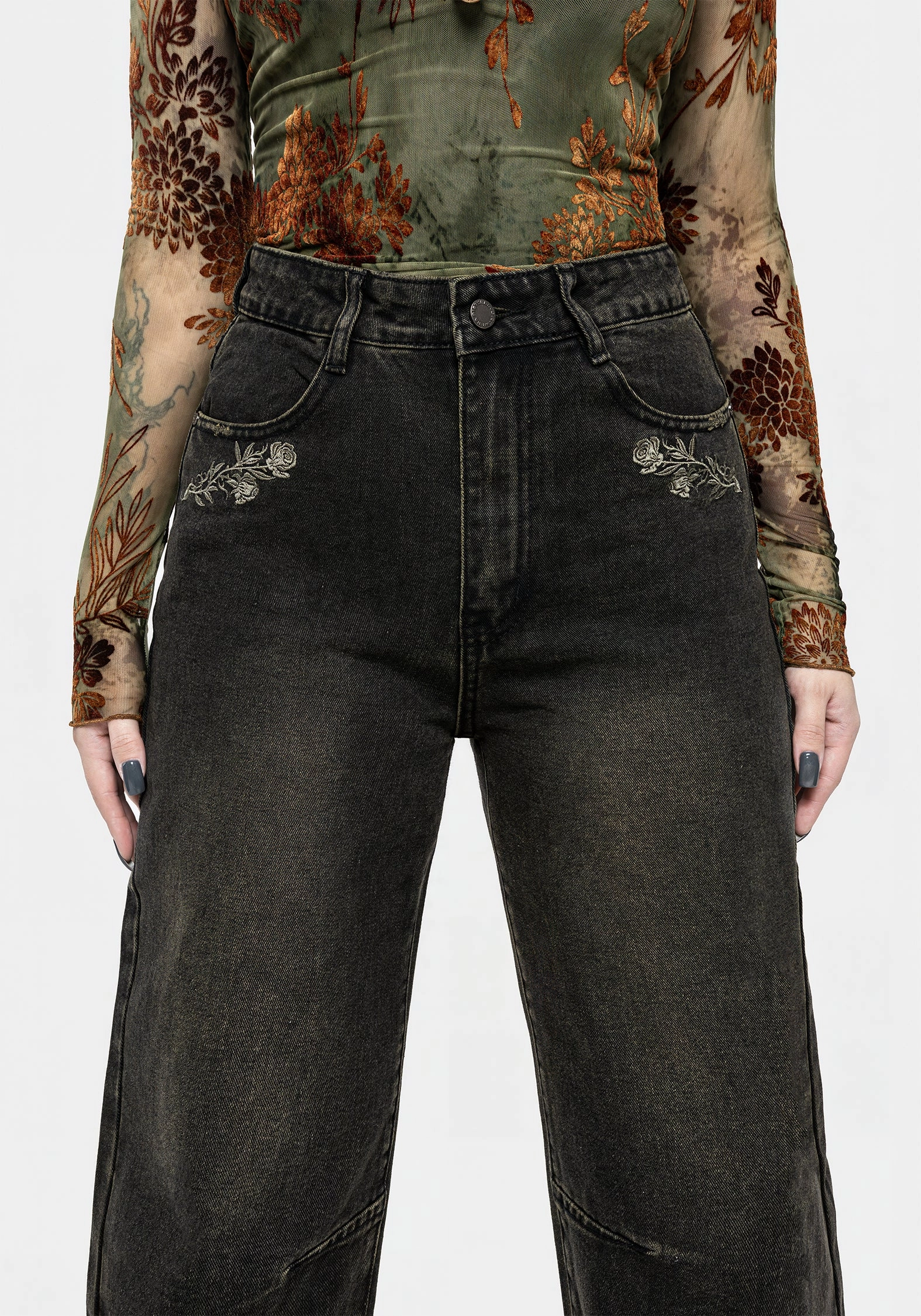 FlexibleKnees Non Restrictive Cut Veltha Floral Embroidered Denim Barrel Leg Jeans