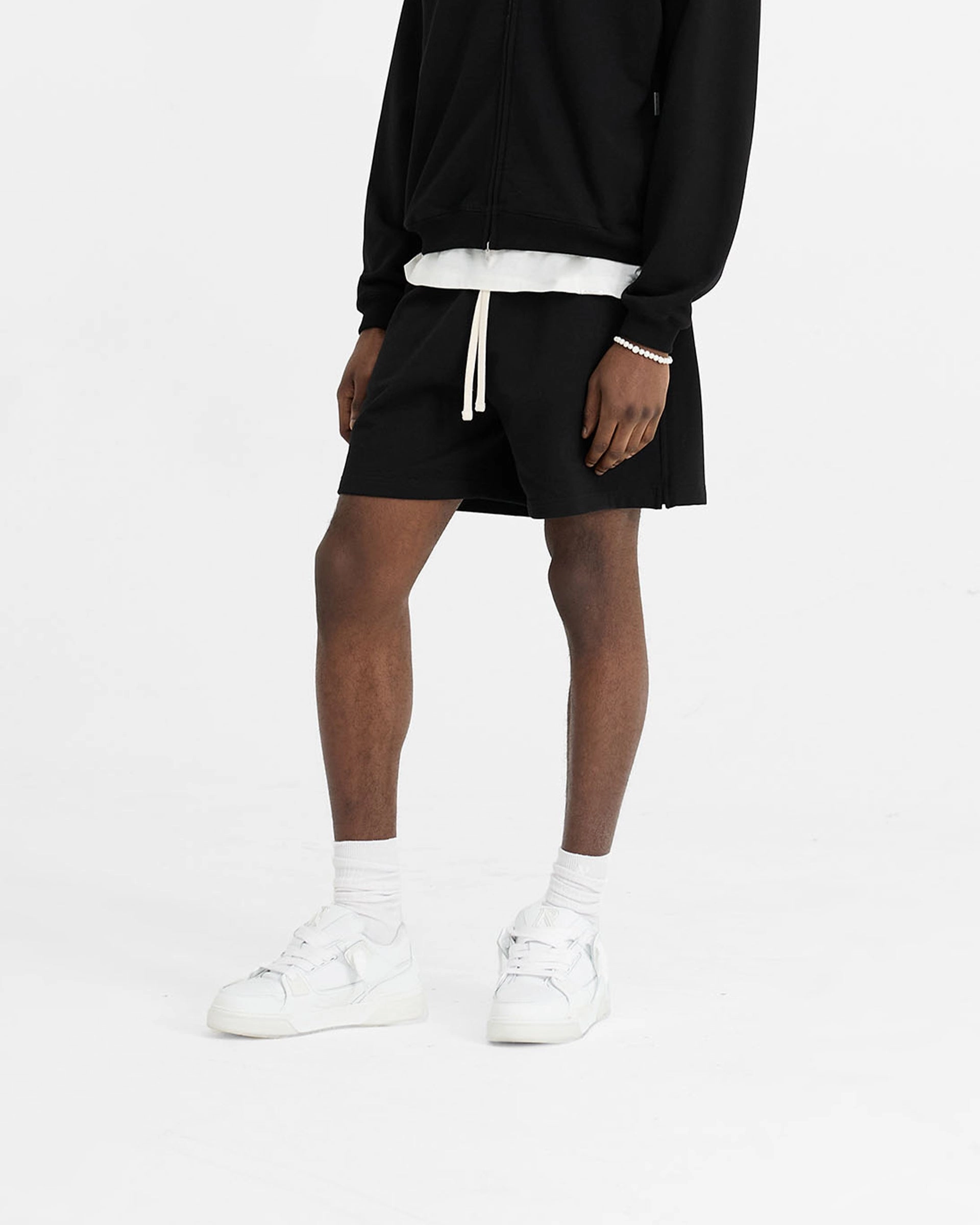 comfortable attire Minimal Design Initial Sweatshorts - Black