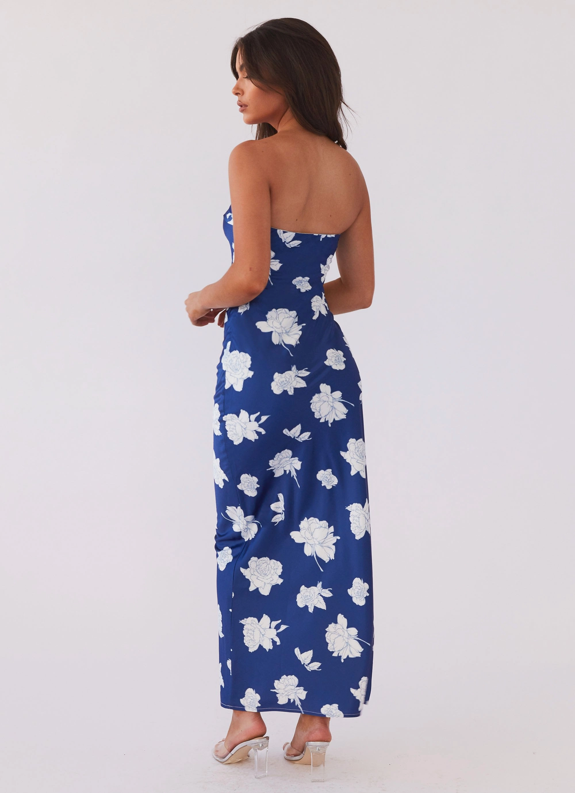 What I Want Maxi Dress - Navy Flora Sister Glow Neutral Look