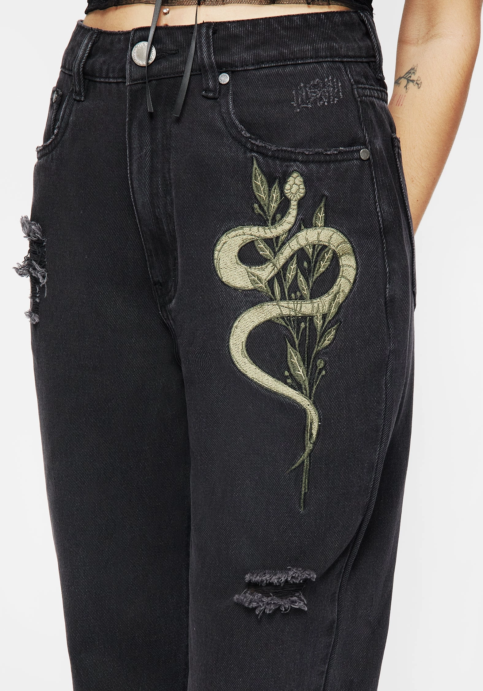 relaxed shape High Durability Thread Nirah Embroidered Distressed Mom Jeans