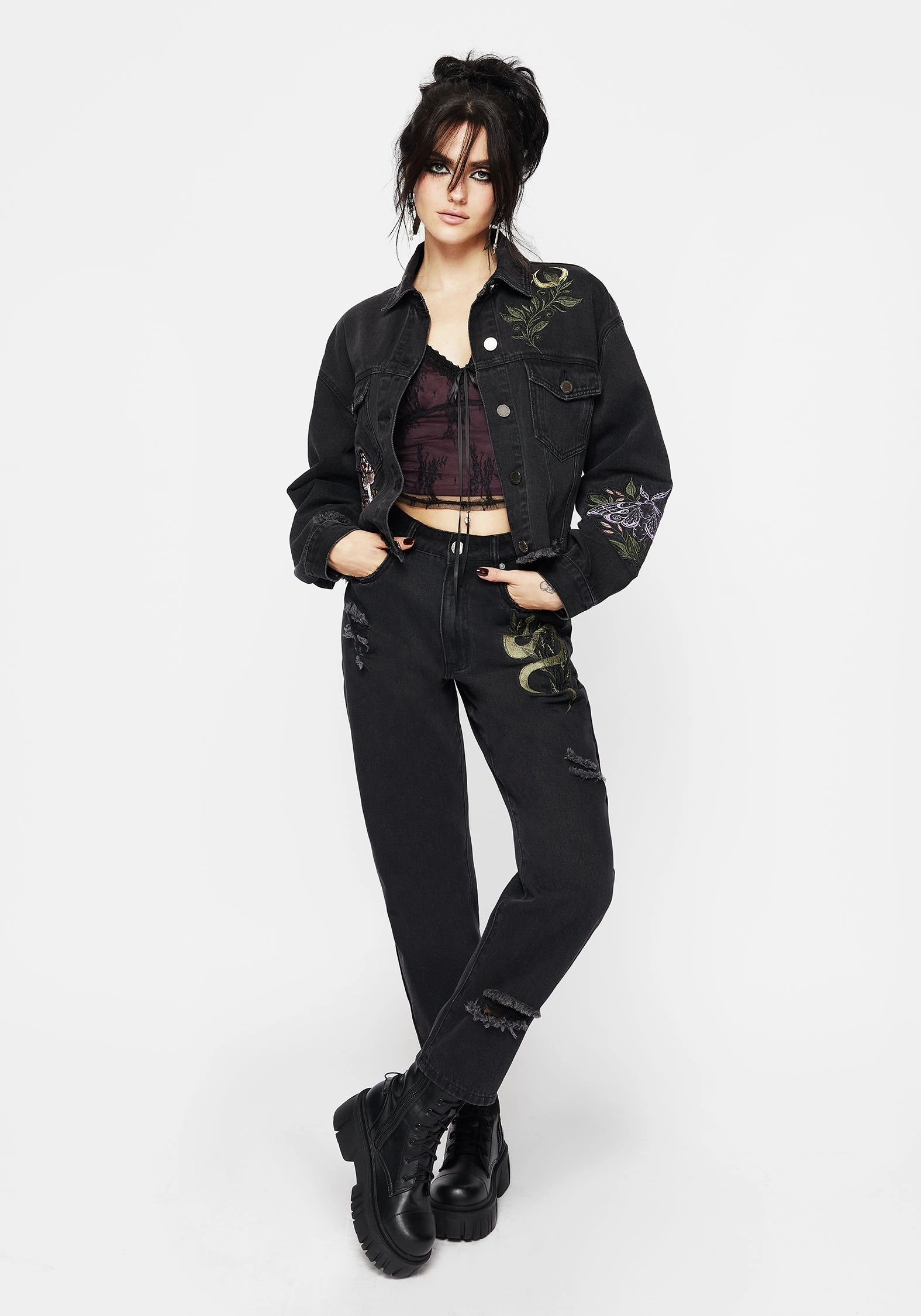 Active Fit Form Fit Comfort Nirah Embroidered Distressed Mom Jeans