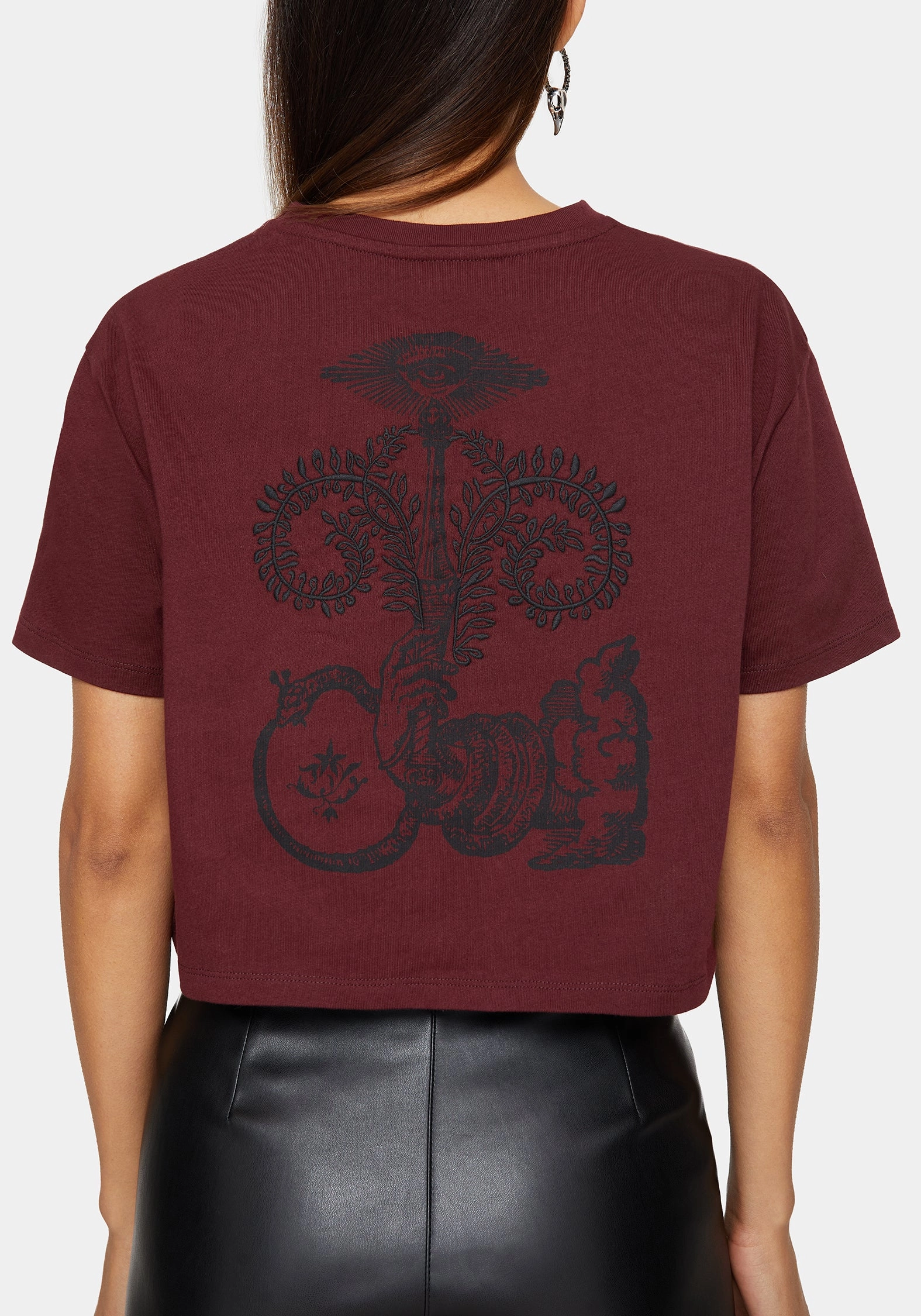 Xove Medieval Graphic Boxy Crop Cotton T-Shirt Chill Mode Fit Sustainable Fibers